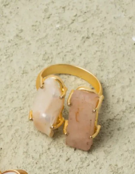 Adjustable ring with pink stone and baroque pearl