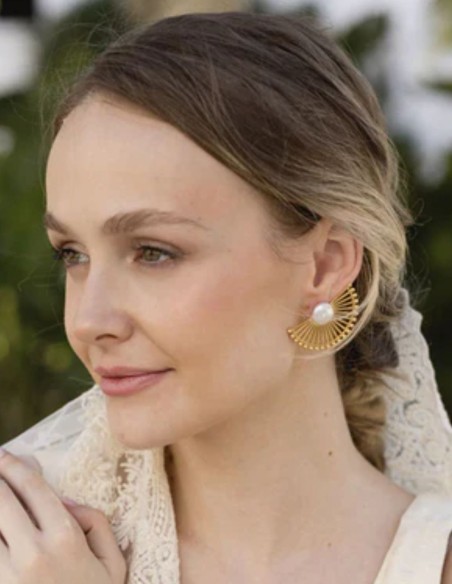 Earrings with semicircular design with central stone