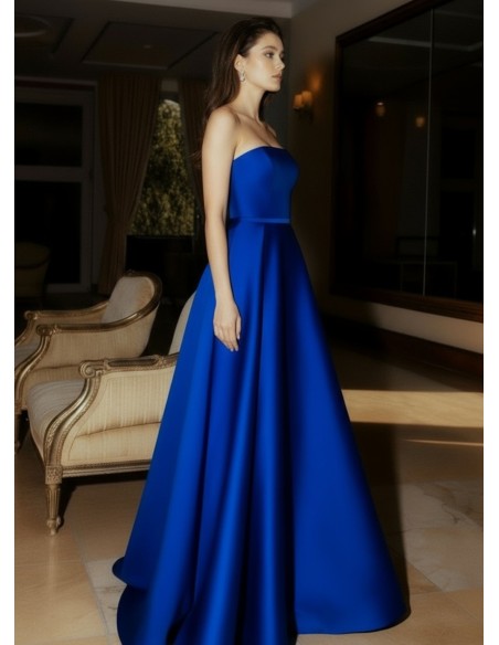 Vestido largo de invitada estructurado con escote palabra de honor azul eléctrico