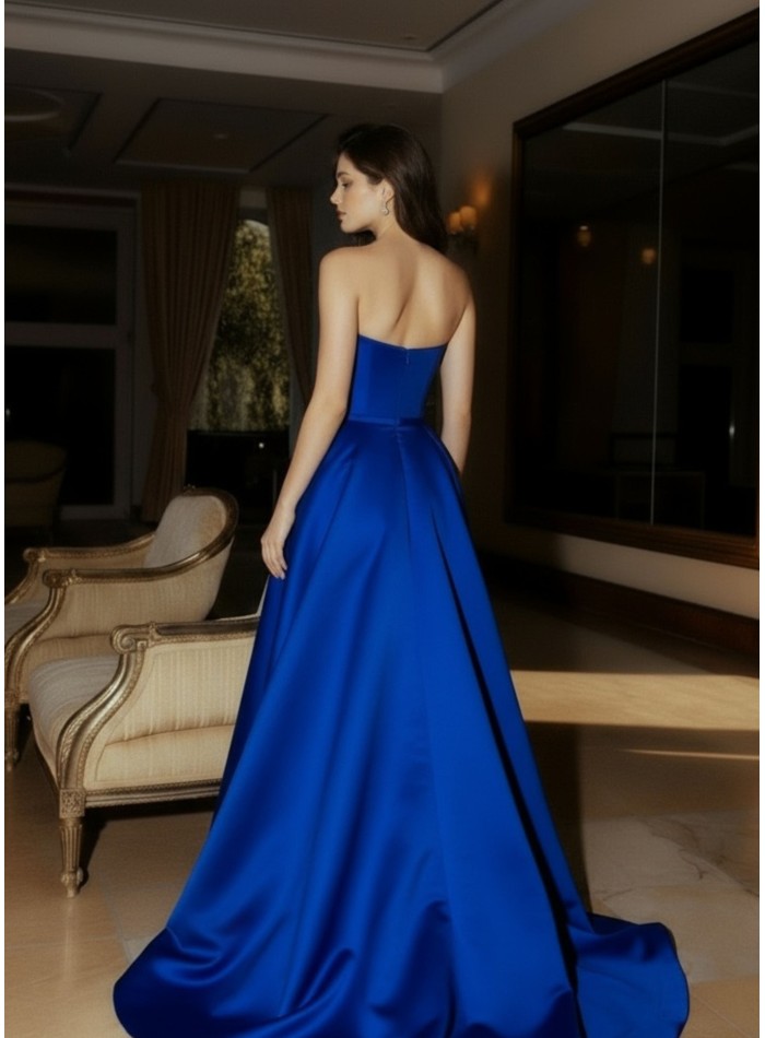 Robe de soirée longue et structurée avec...