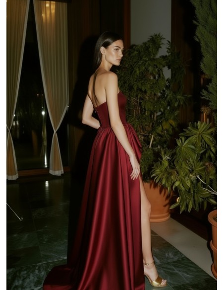 Robe longue structurée et sans bretelles pour invités