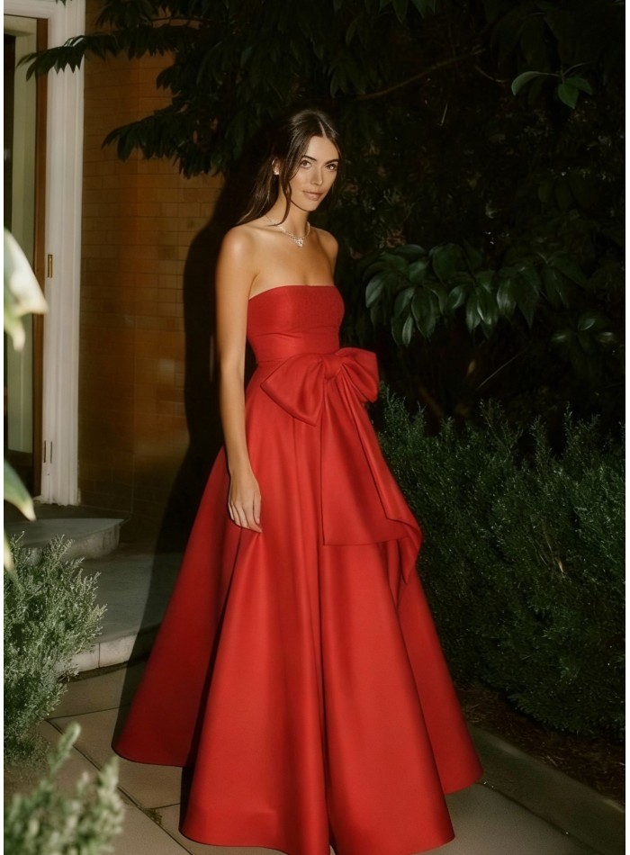 Long dress with strapless neckline and...