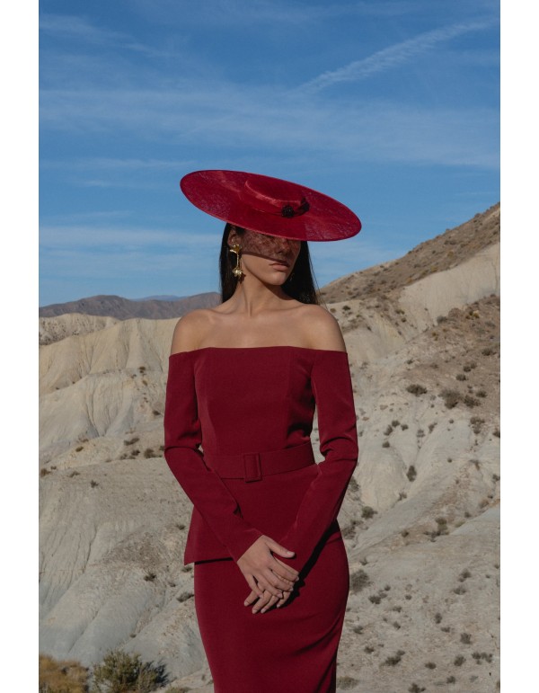 Two-piece set with asymmetrical bardot top and slit skirt 2