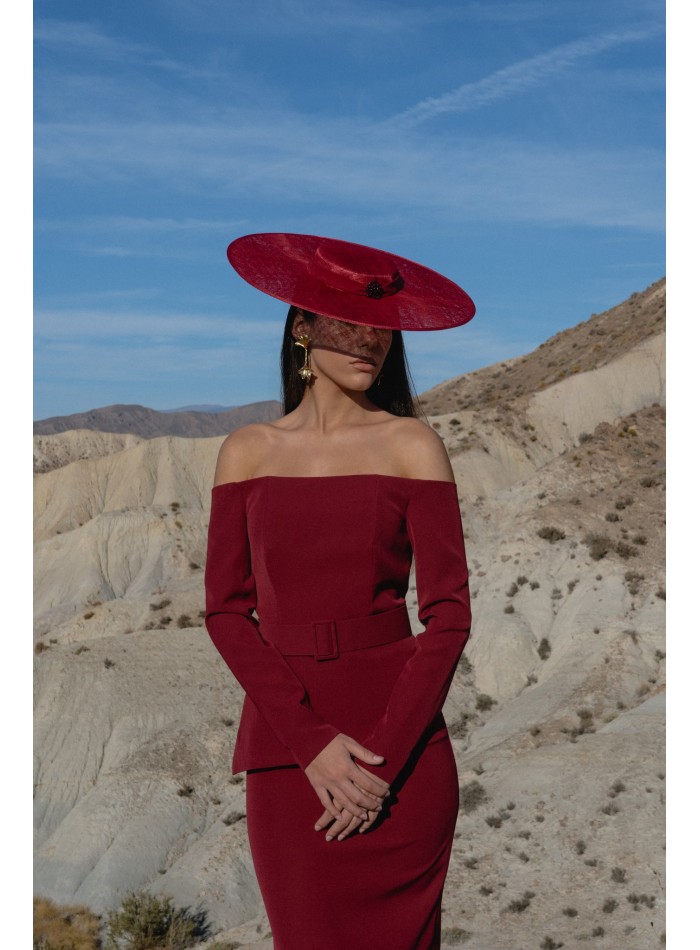 Conjunto dos piezas con top asimétrico bardot y...