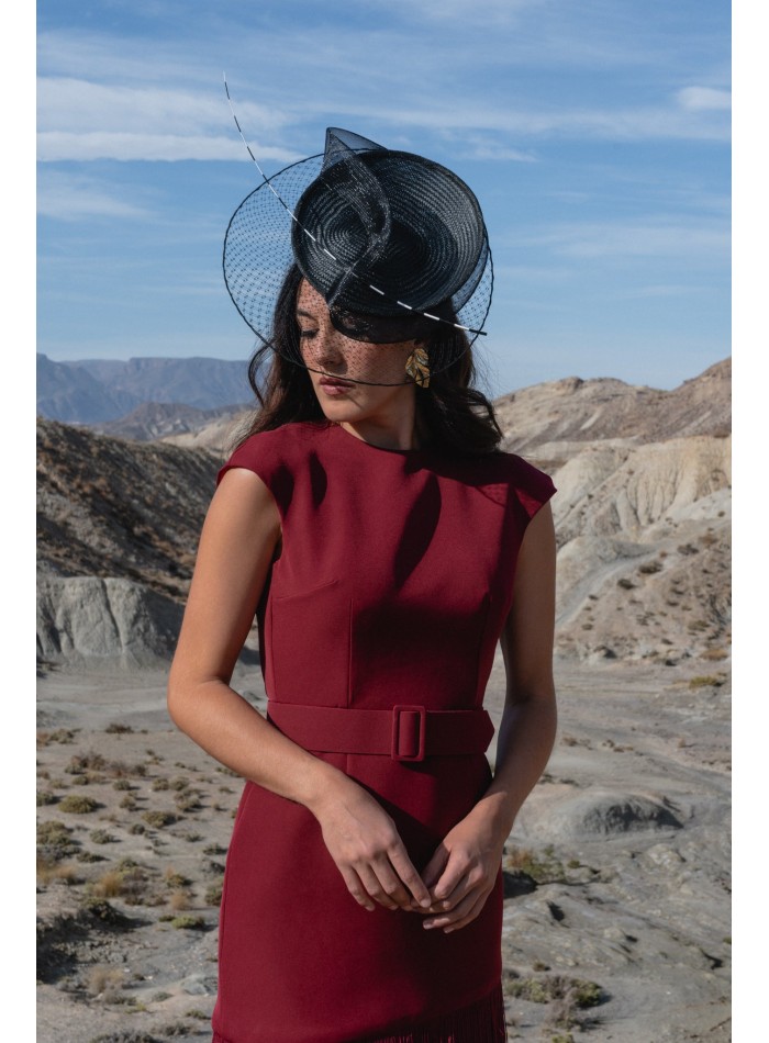 Vestido largo de crepe con espalda abierta y falda de flecos para eventos especiales