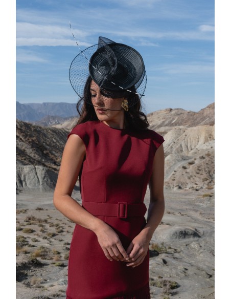 Robe longue en crêpe avec dos ouvert et jupe frangée