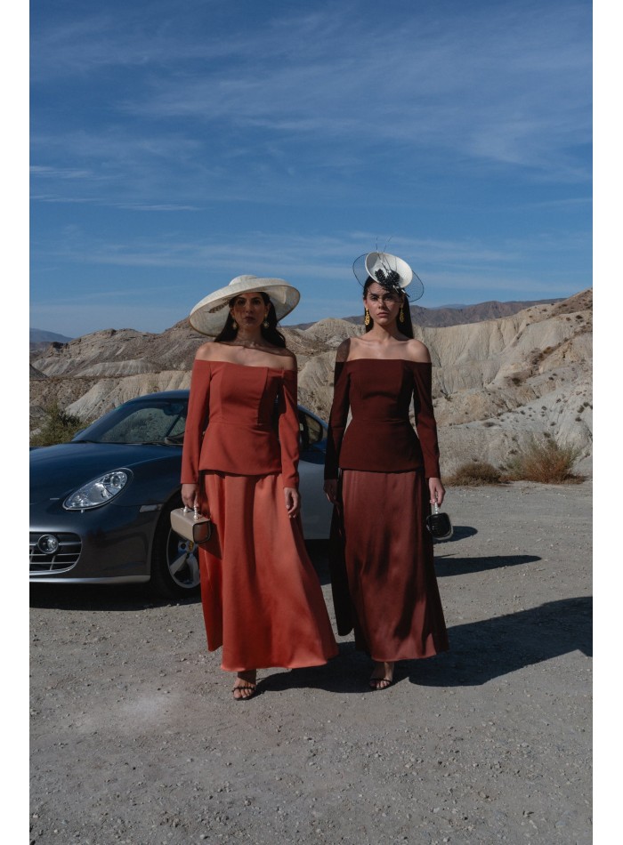 Parure d'invité avec top à encolure bardot et...