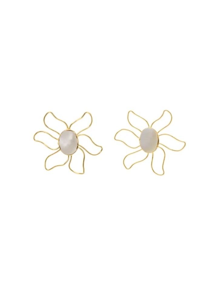 Pendientes con diseño de flor con piedra central