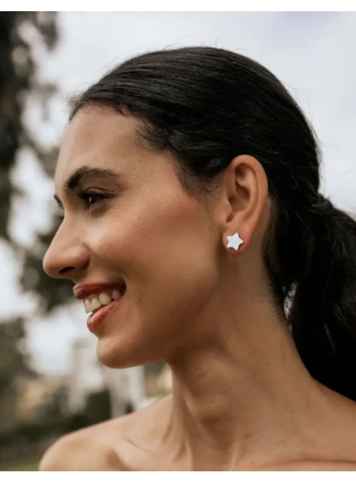 Small mother-of-pearl star earrings