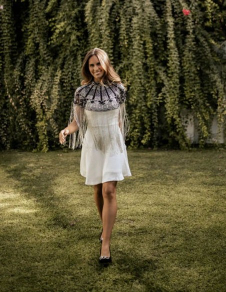 Capa joya con bordado de lentejuelas y diseño geométrico para bodas