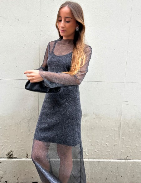 Vestido largo con tejido de brillo y transparencias