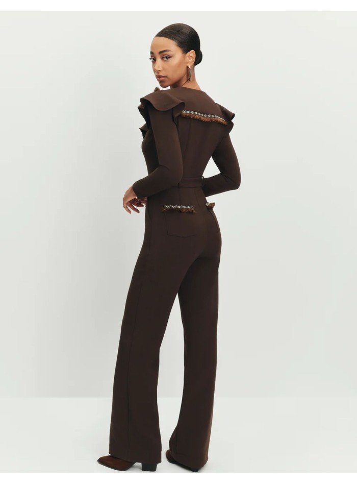 Mono entallado con detalles de pasamanería y...