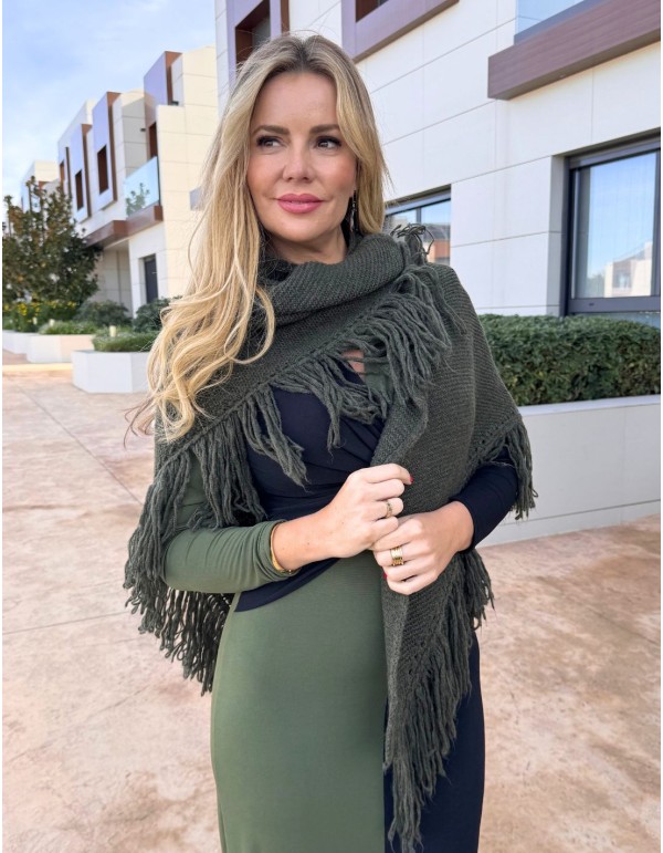 Fringed poncho for wedding guests in green 2