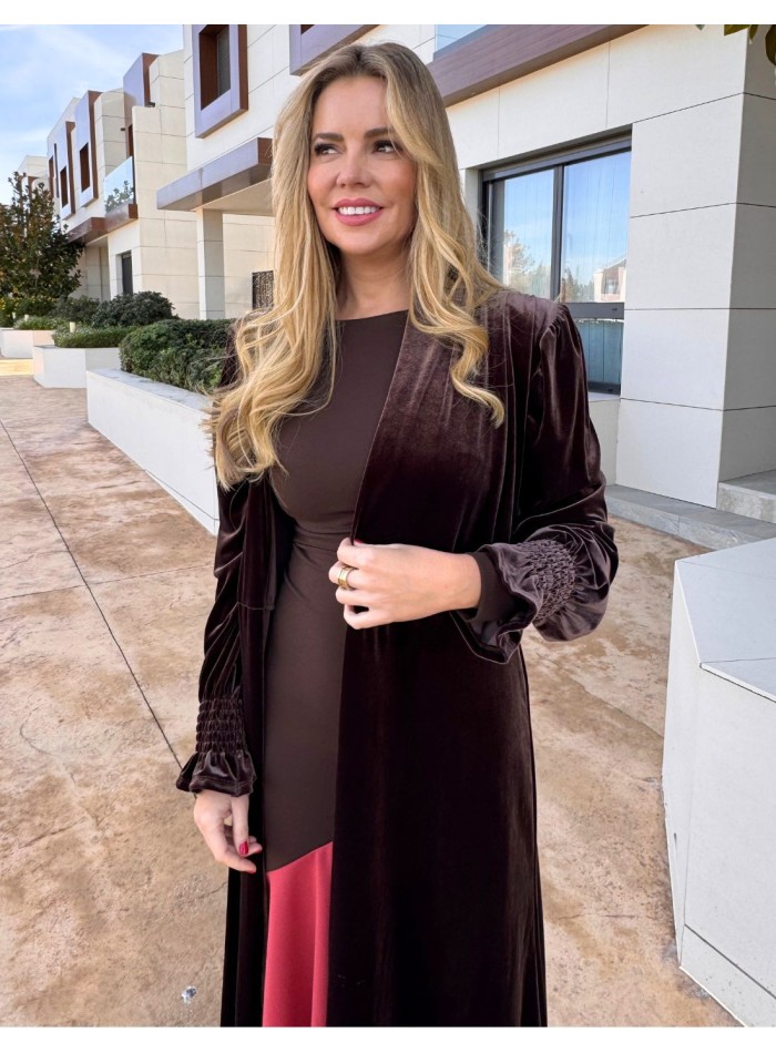 Kimono de terciopelo para invitada marrón