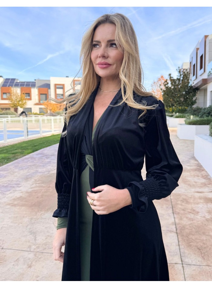 Kimono de terciopelo negro para invitada