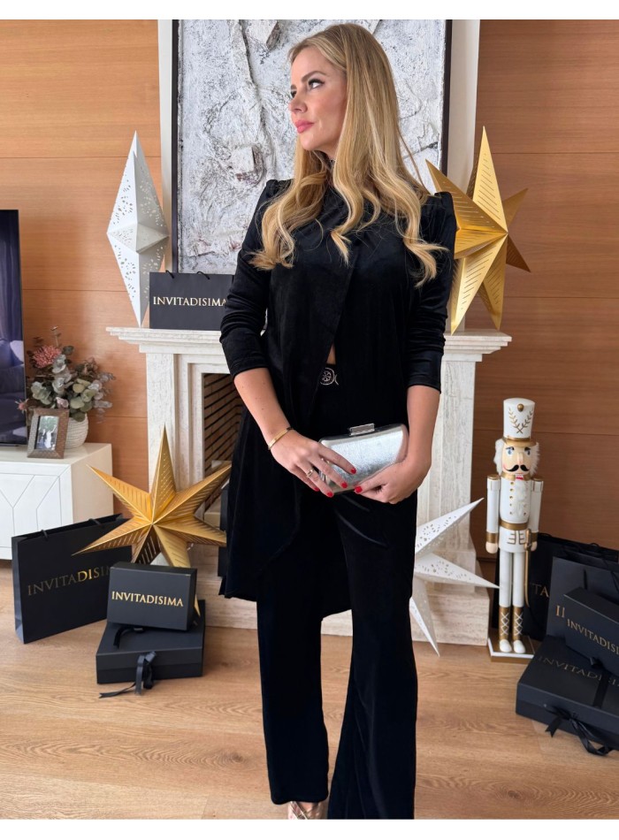 Conjunto de terciopelo negro con kaftan y...