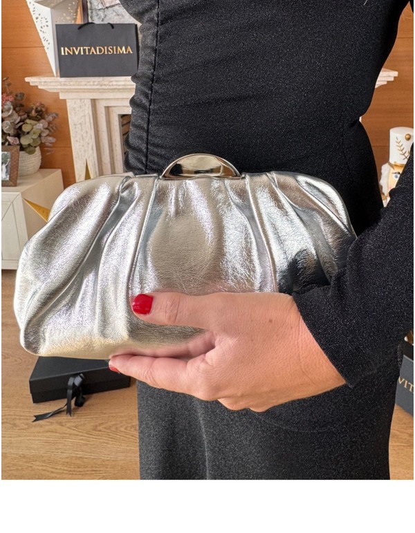 Bolso de mano para invitada metalizado 2