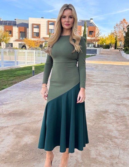 Vestido midi verde bicolor con bajo de volante para fiesta
