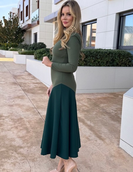 Robe midi bicolore verte avec ourlet à volants