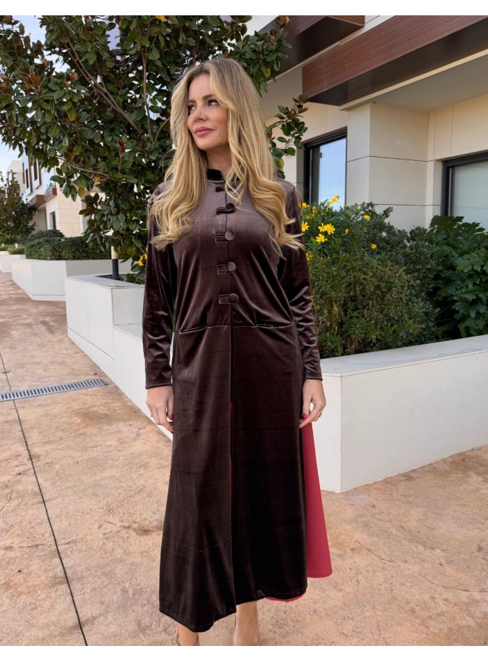 Kimono en velours avec détails de boutons bruns