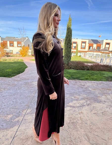 Kimono en velours avec détails de boutons bruns