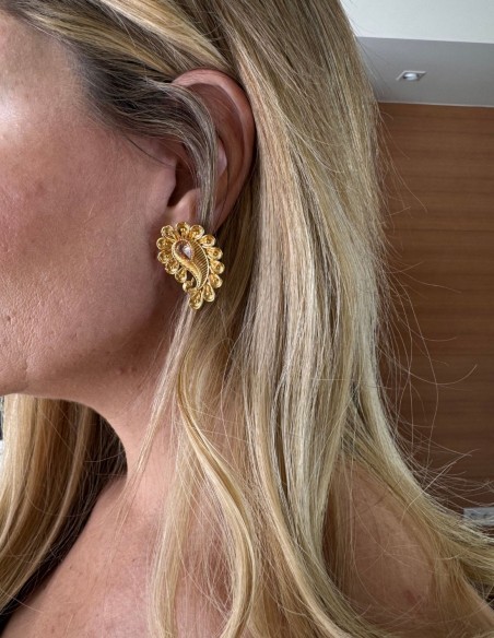 Boucles d'oreilles en forme de feuille avec zircon