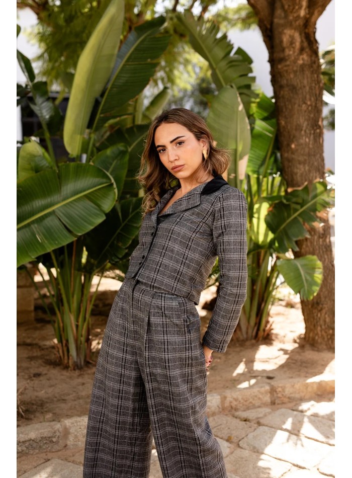 Chaqueta corta para invitada