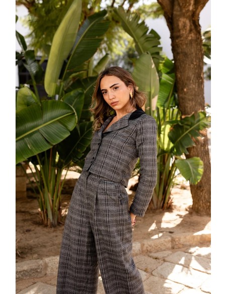 Grey and black checkered guest short jacket