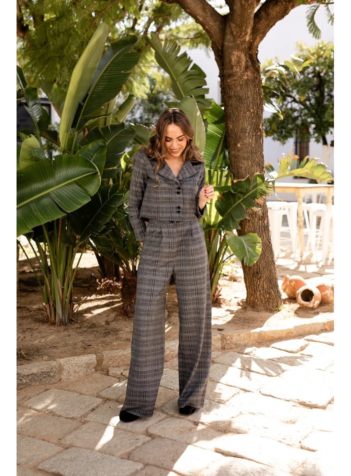 Guest long pants with gray and black checks