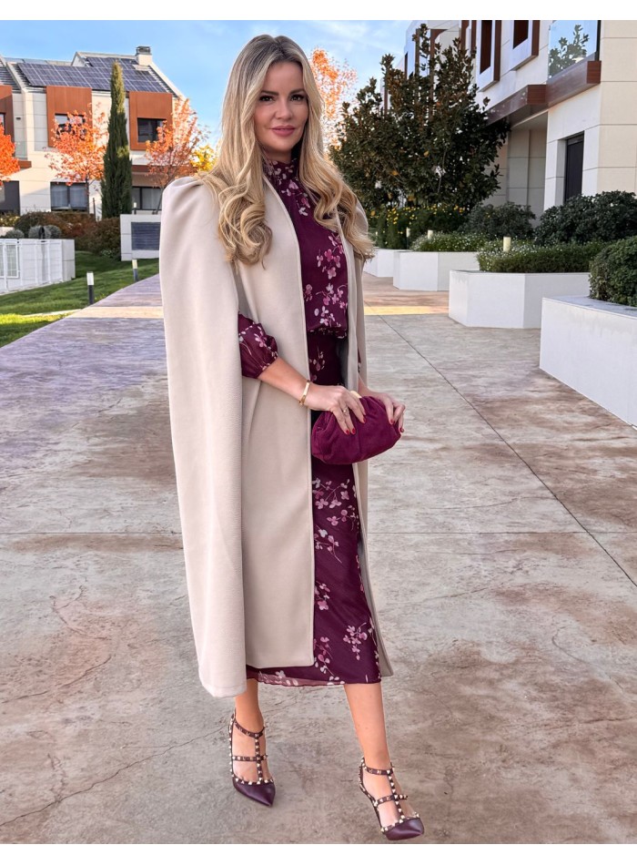 Beige cloth cape with puffed sleeve