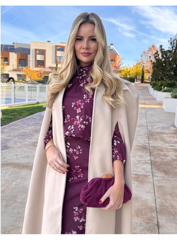 Beige cloth cape with puffed sleeve