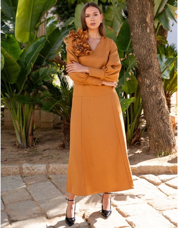 Midi dress with ruffle and long puffed sleeves