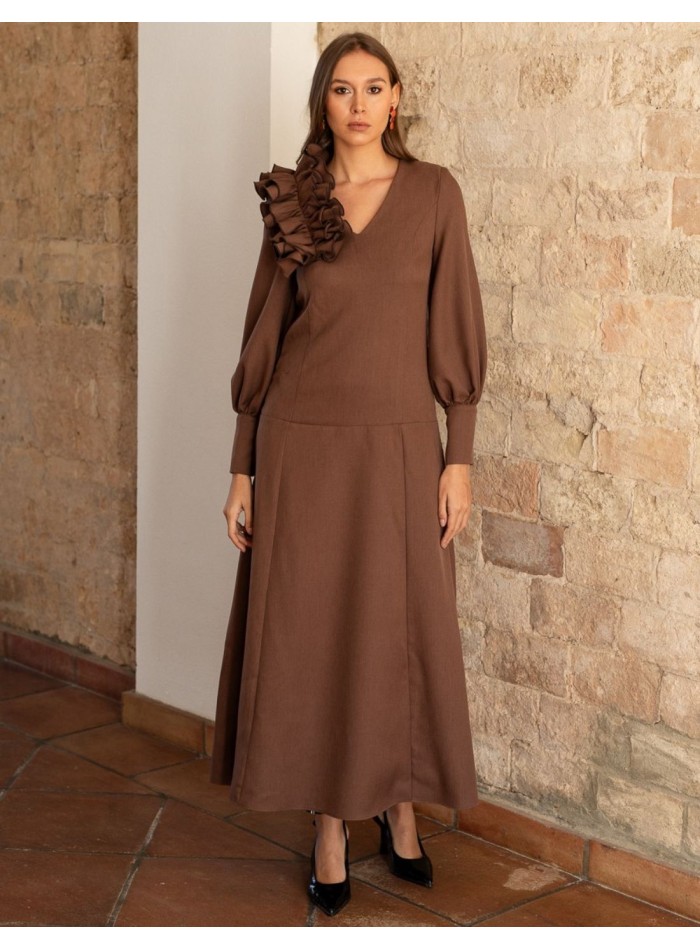 Midi dress with brown ruffle and long puffed...