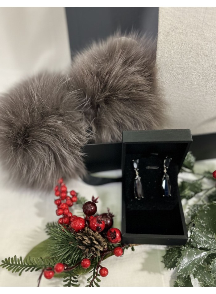 Gift box 05. Collar and cuffs + earrings