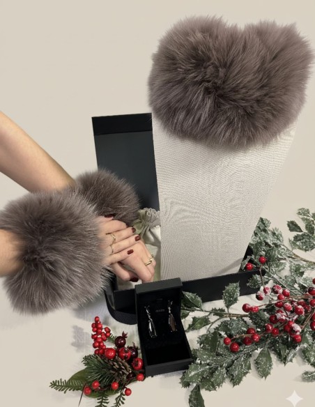 Gift box 05. Collar and cuffs + earrings