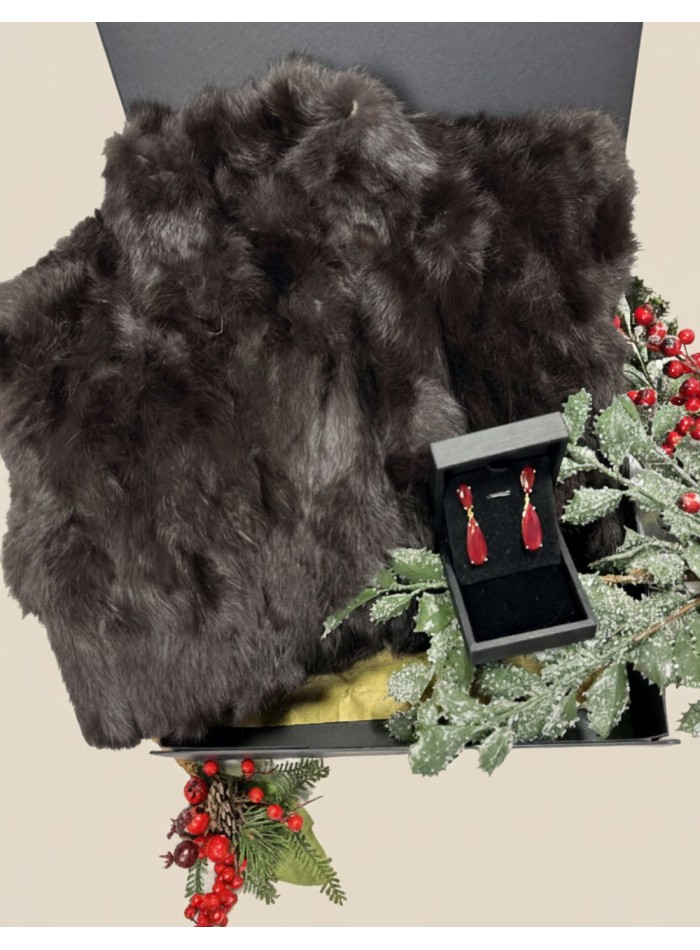 Boîte cadeau 06. Veste en fourrure + boucles...