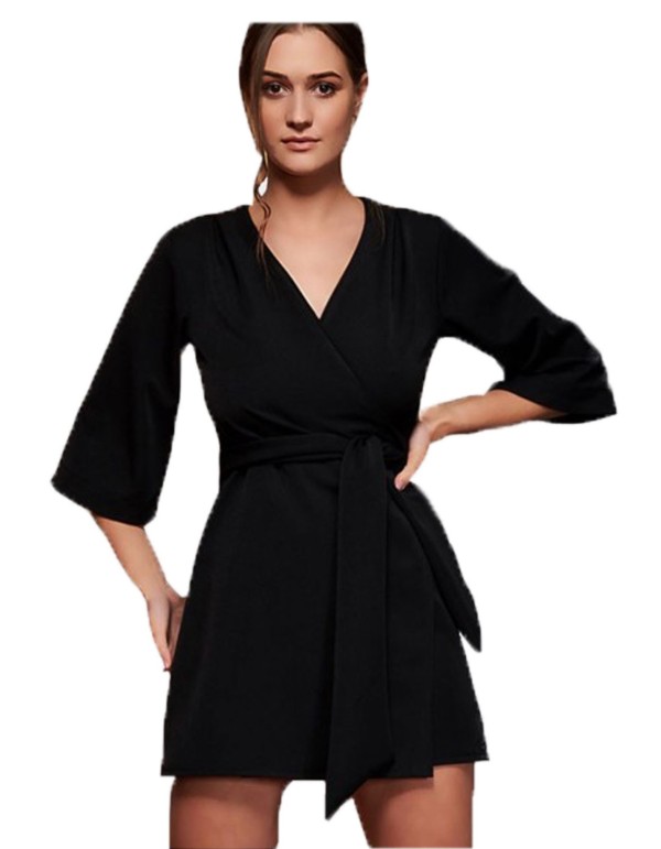 kimono negro con cinturĂłn para invitadas
