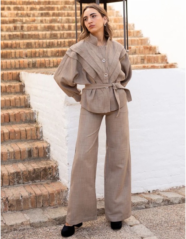 Flared design pants in beige 2