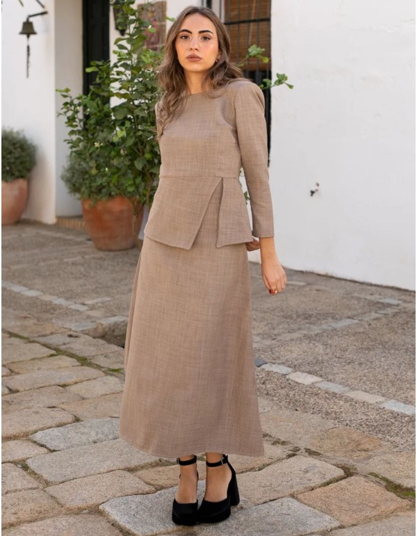 Falda con diseño midi evasé en beige