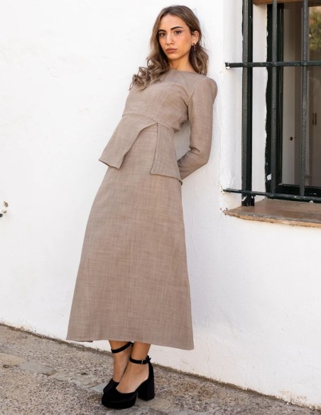 Falda con diseño midi evasé en beige