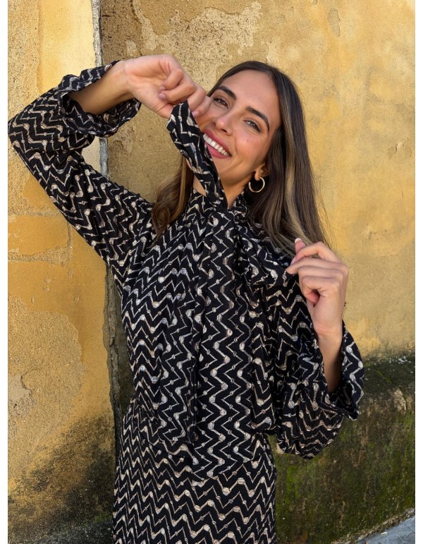 Black zigzag blouse with neck bow and long sleeves 2