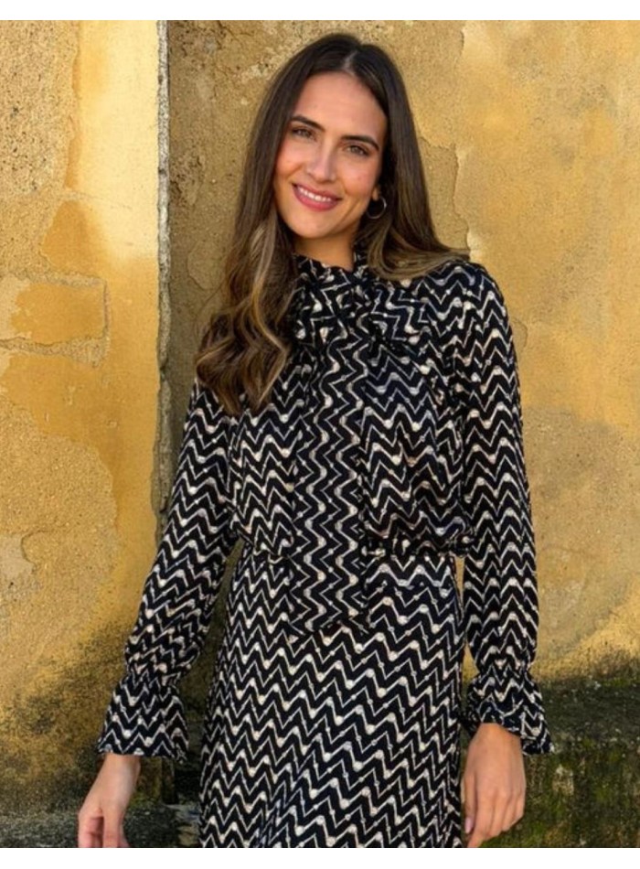 Black zigzag blouse with neck bow and long sleeves