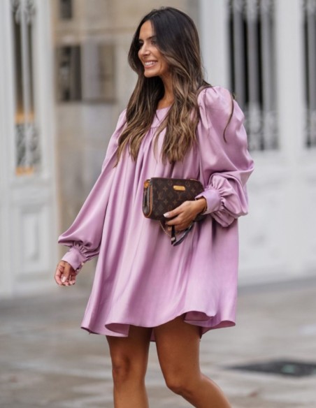 Vestido corto lila de corte amplio