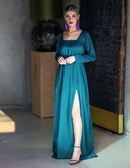 Vestido largo verde con escote cuadrado
