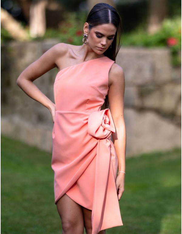 Short salmon dress with flower