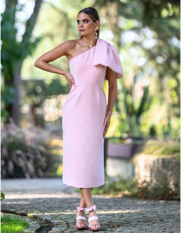 Vestido midi rosa con lazo en la manga