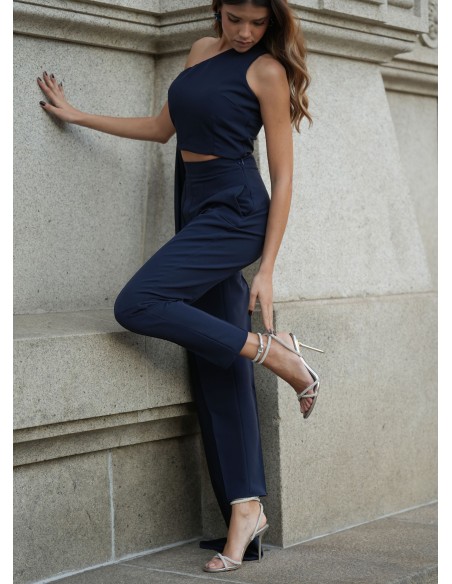 Navy blue high-waist pants with side pockets and invisible zipper