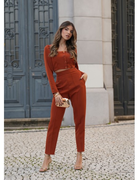 Blusa terracota con escote cuadrado y mangas largas