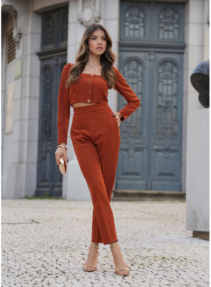 Blusa terracota con escote cuadrado y mangas...