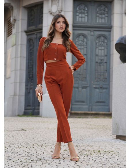 Blusa terracota con escote cuadrado y mangas largas